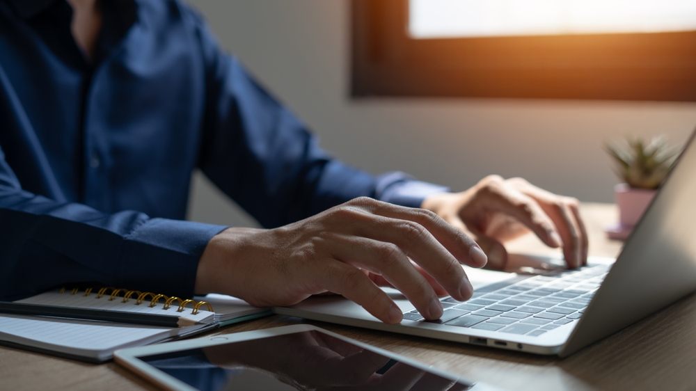 Online executive specialist